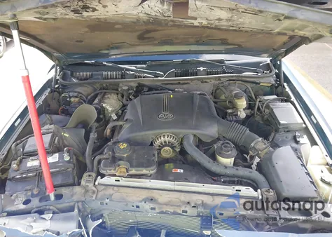 1998 Mercury Grand Marquis Ls/Limited z USA, uszkodzony, nr VIN 2MEFM75W8WX619197